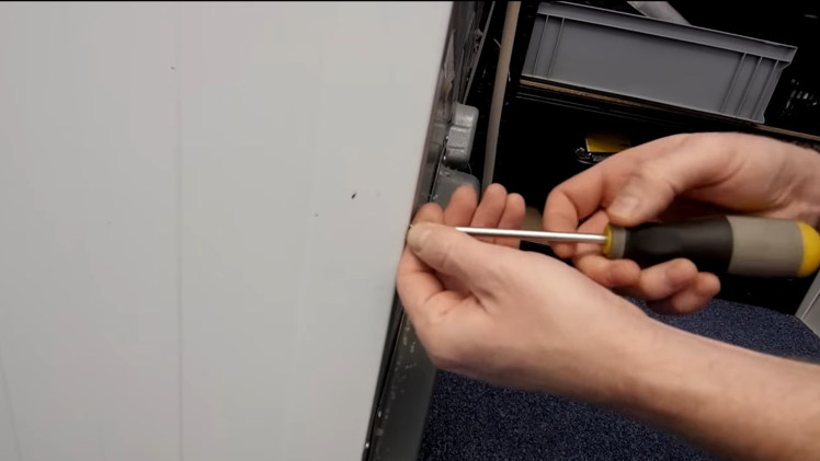 Remove the right side panel.