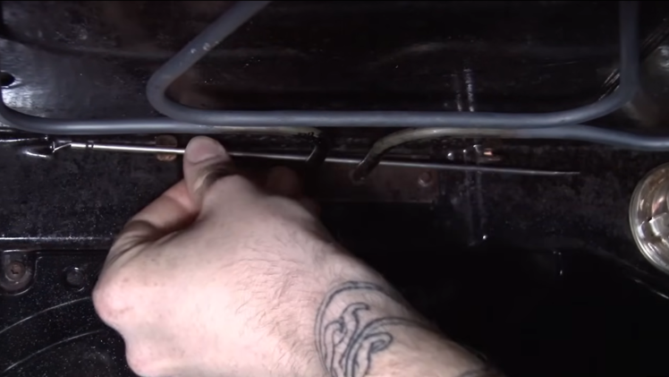 Secure the capillary tube with the clips.